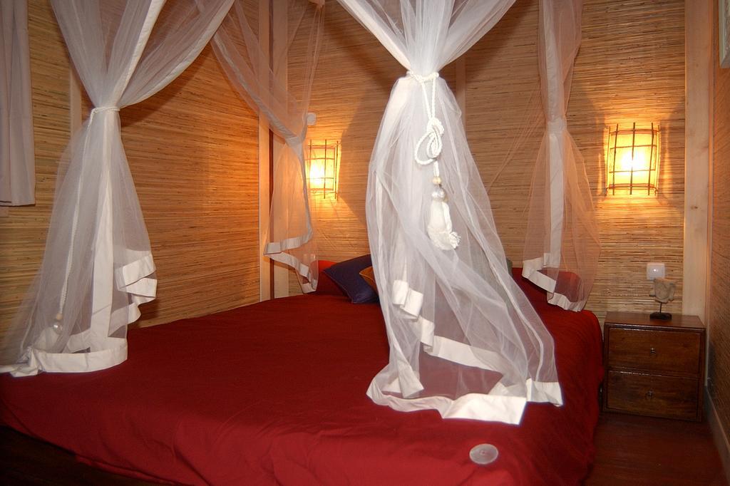 Camping Les Portes Du Beaujolais Anse Esterno foto