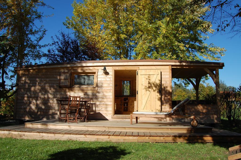 Camping Les Portes Du Beaujolais Anse Esterno foto