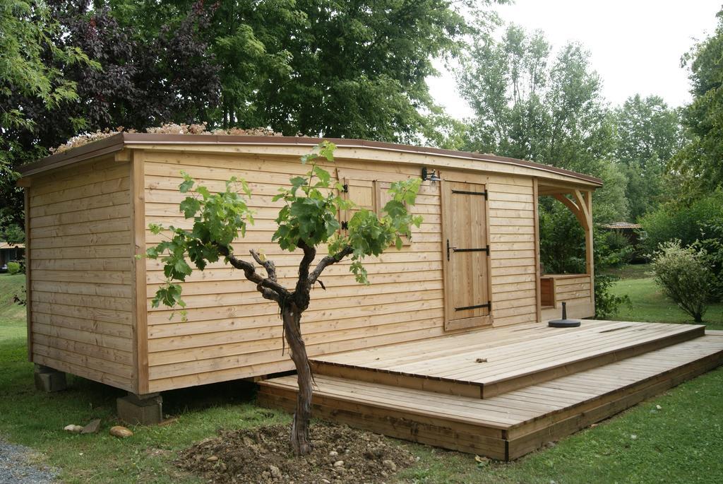 Camping Les Portes Du Beaujolais Anse Esterno foto