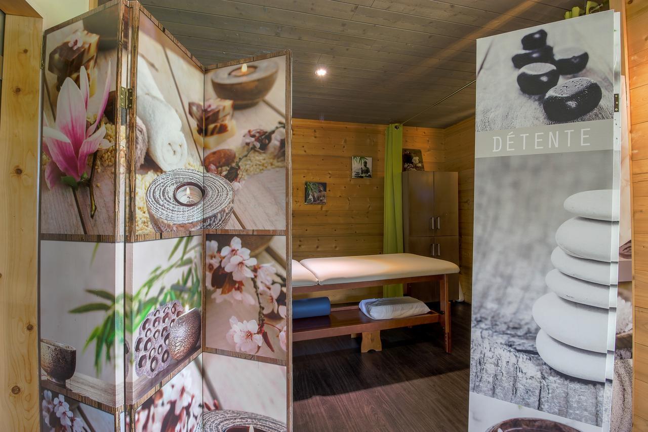 Camping Les Portes Du Beaujolais Anse Esterno foto