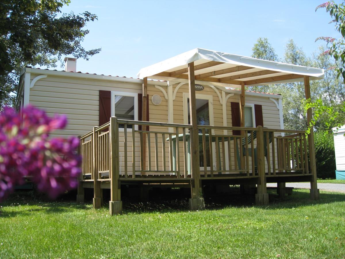 Camping Les Portes Du Beaujolais Anse Esterno foto