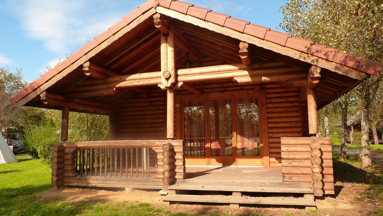 Camping Les Portes Du Beaujolais Anse Esterno foto