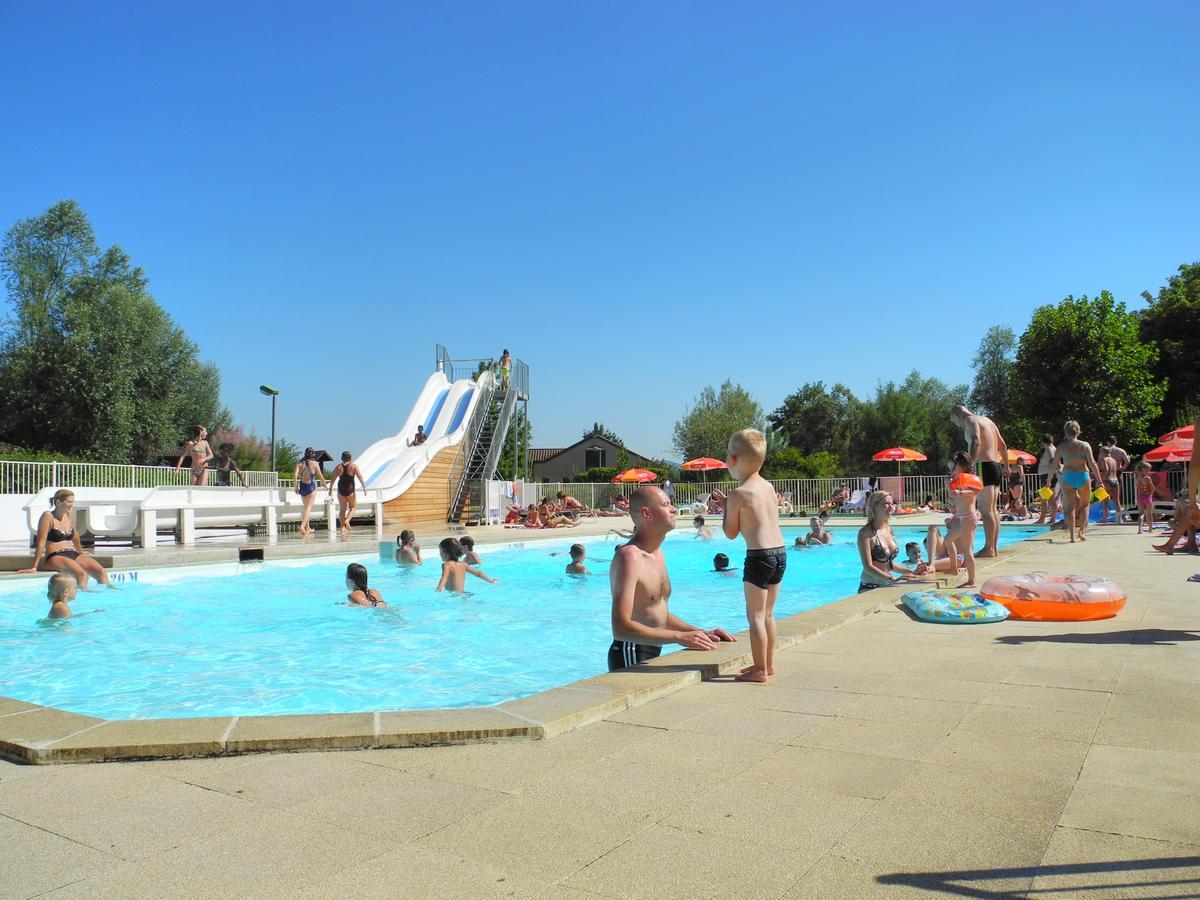 Camping Les Portes Du Beaujolais Anse Esterno foto