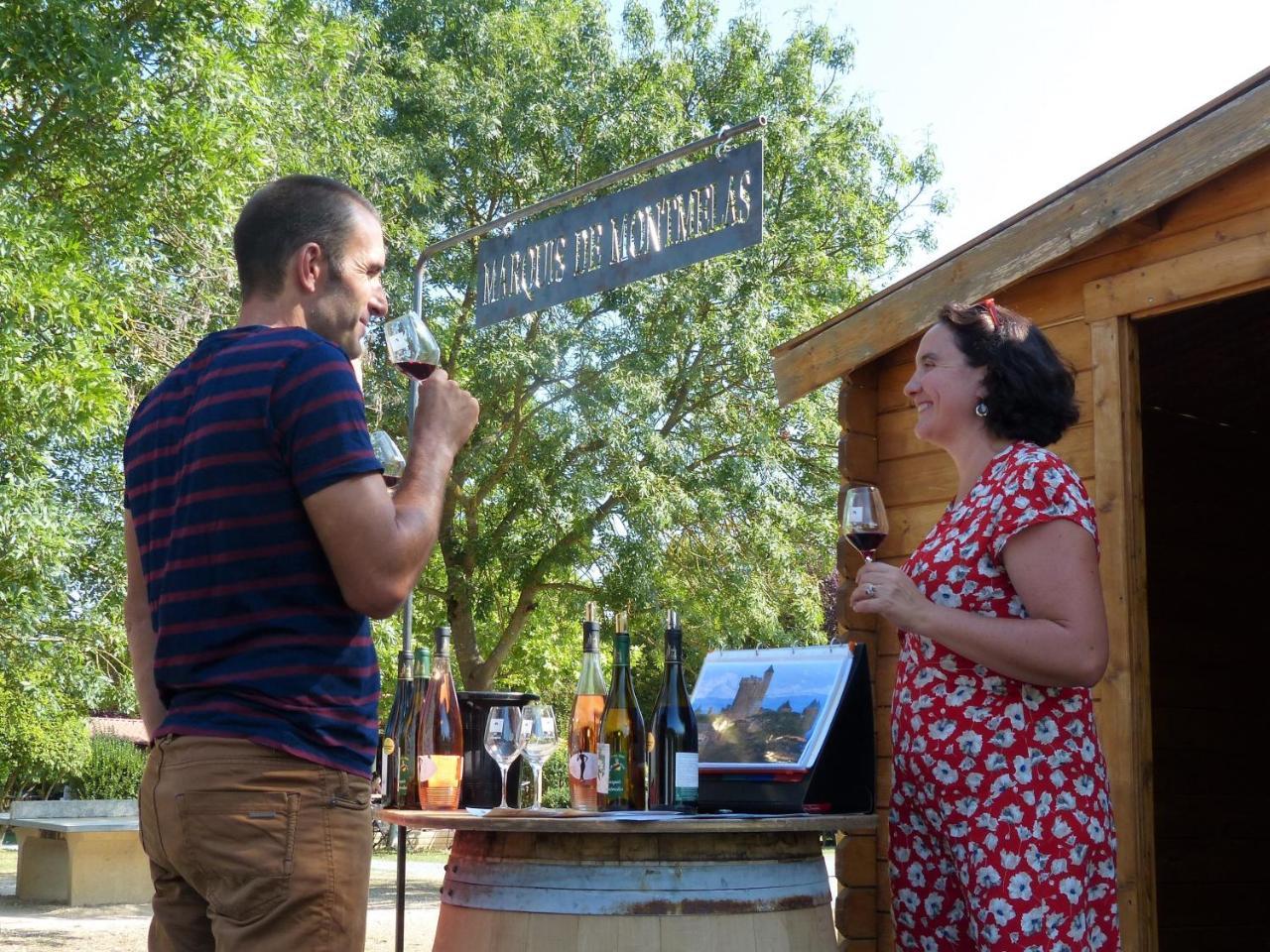 Camping Les Portes Du Beaujolais Anse Esterno foto