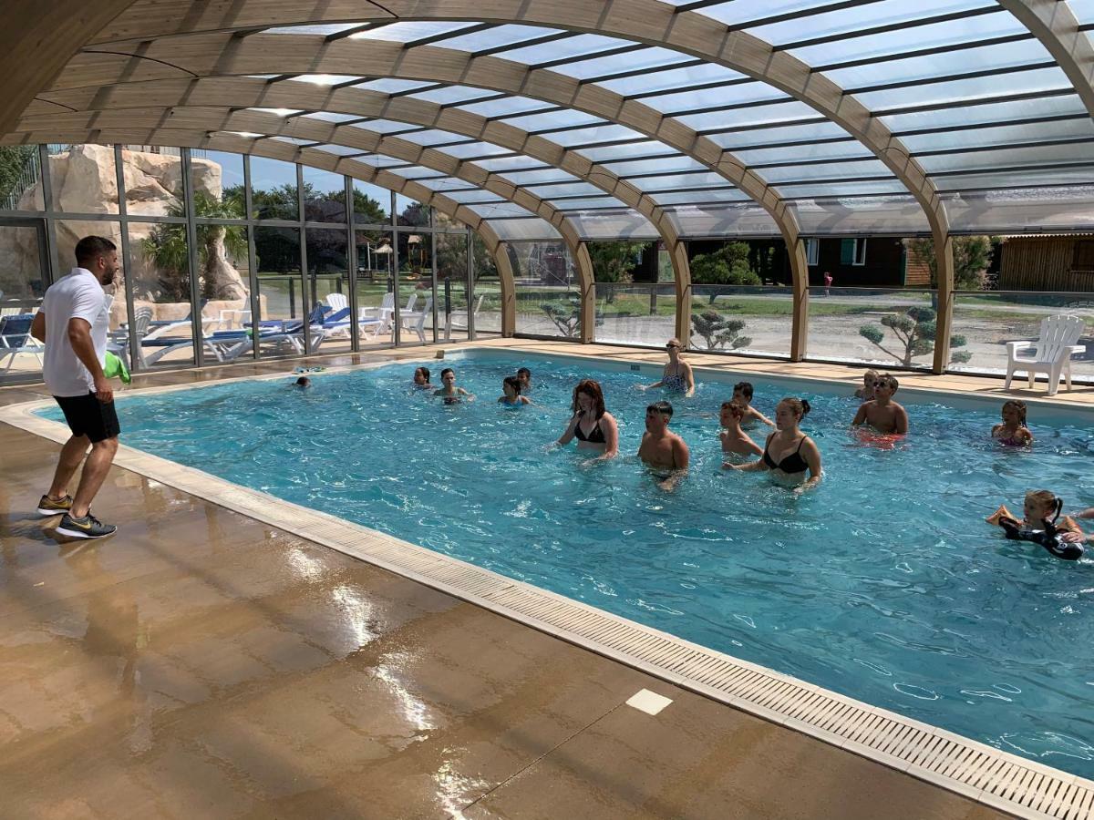 Camping Les Portes Du Beaujolais Anse Esterno foto