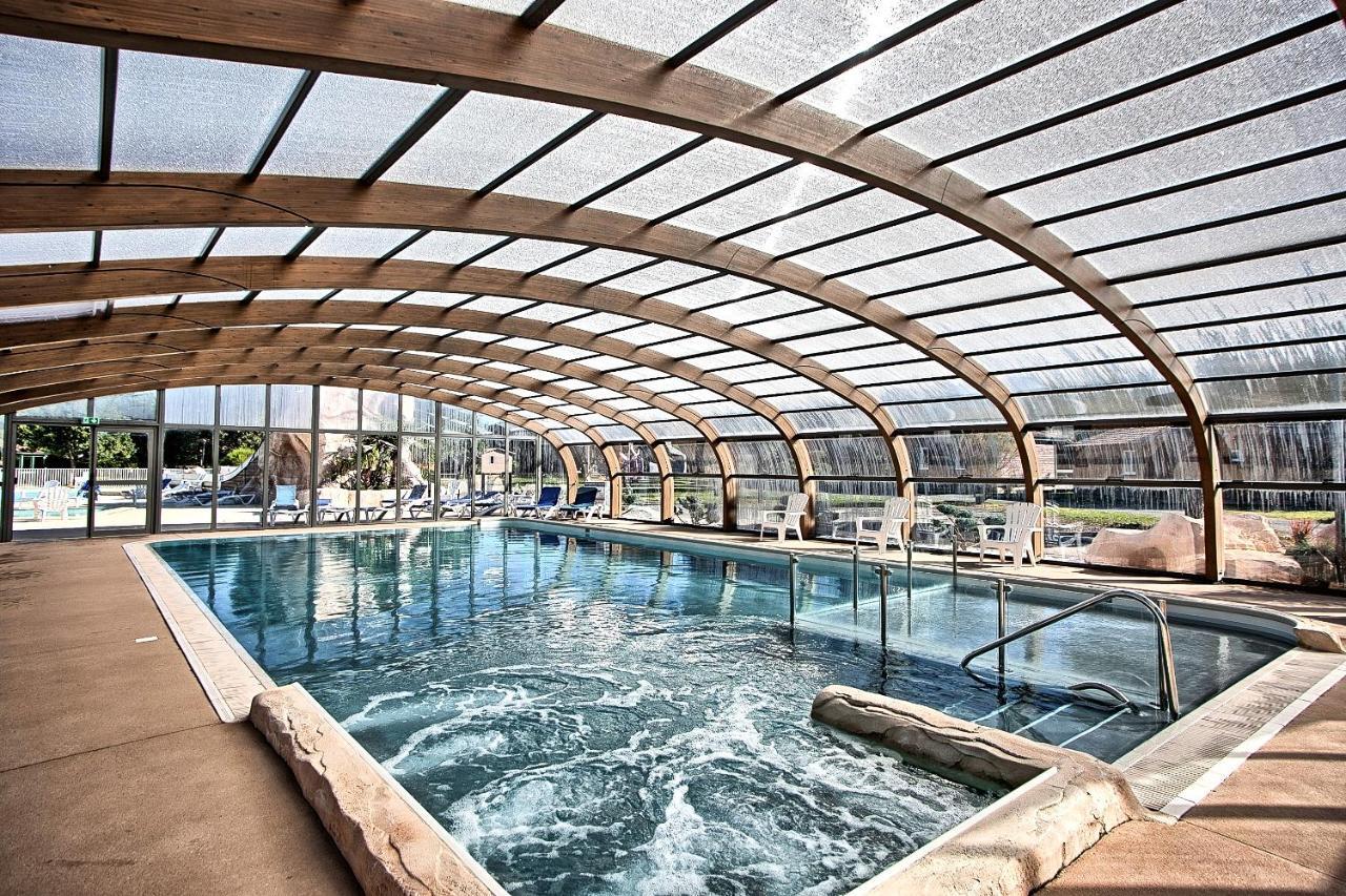 Camping Les Portes Du Beaujolais Anse Esterno foto