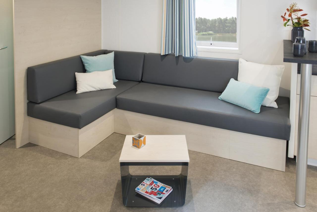 Camping Les Portes Du Beaujolais Anse Esterno foto